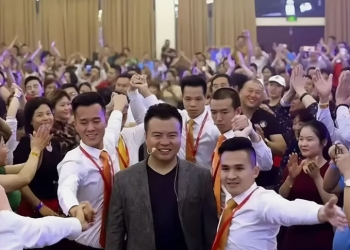 7年狂捞3.8亿，成功学大师杨涛鸣彻底凉凉，无期+倾家荡产